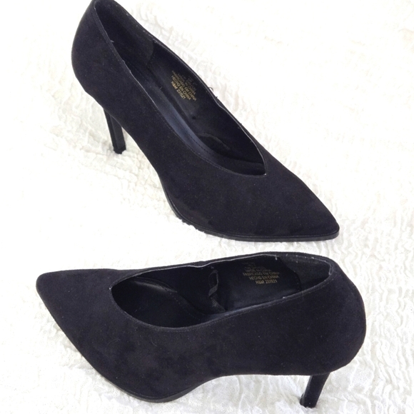 H&M Women's Black Suede High Heel Pumps Pointed Toe Sz 7 Elegant Minimalist Shoe - Picture 1 of 12